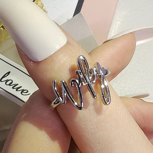 Trendy Wifey Ring - Picture 3 of 3